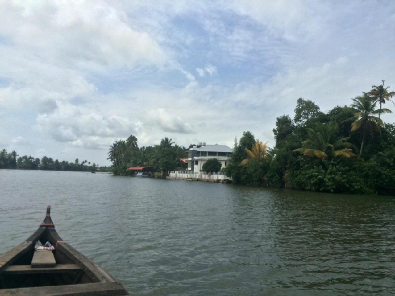 Captains Cabin Backwater Resort Alappuzha ภายนอก รูปภาพ