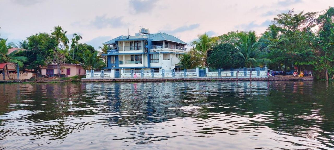 Captains Cabin Backwater Resort Alappuzha ภายนอก รูปภาพ