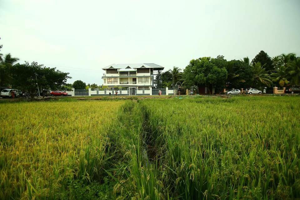 Captains Cabin Backwater Resort Alappuzha ภายนอก รูปภาพ